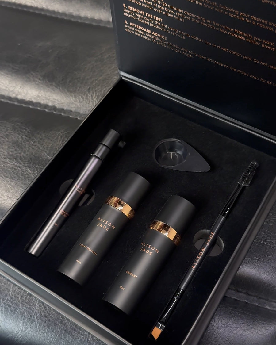 Why Everyone Is Packing Brow Tint for European Summer 2026